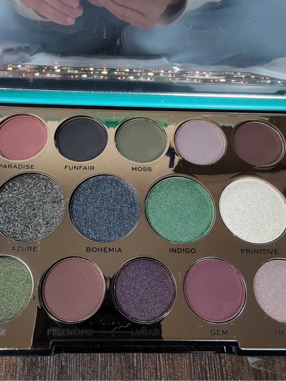 Makeup Revolution London Precious Stone-Emerald 18 Eyeshadow Palette New